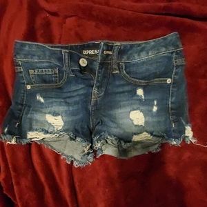 Express shortie short distressed Jean